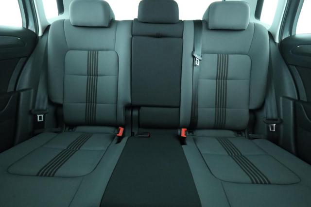 Volkswagen Golf Sportsvan image 2