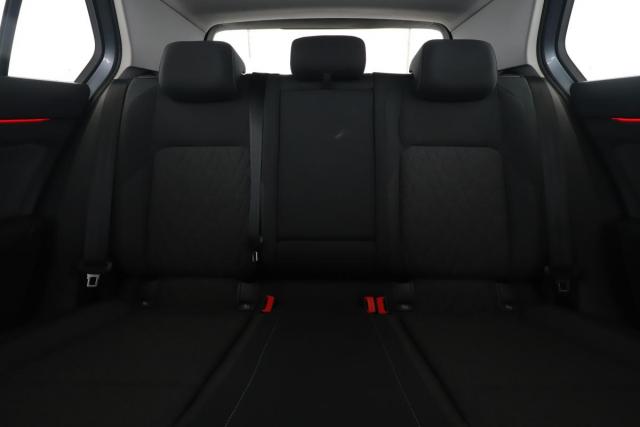 Volkswagen Golf image 2