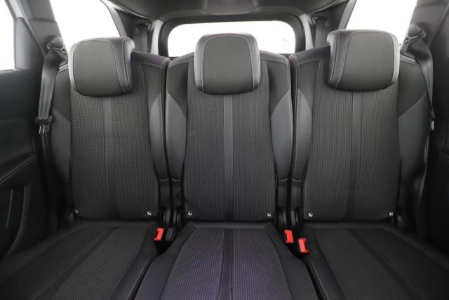 Peugeot 5008 image 2