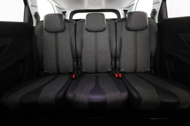Peugeot 5008 image 1