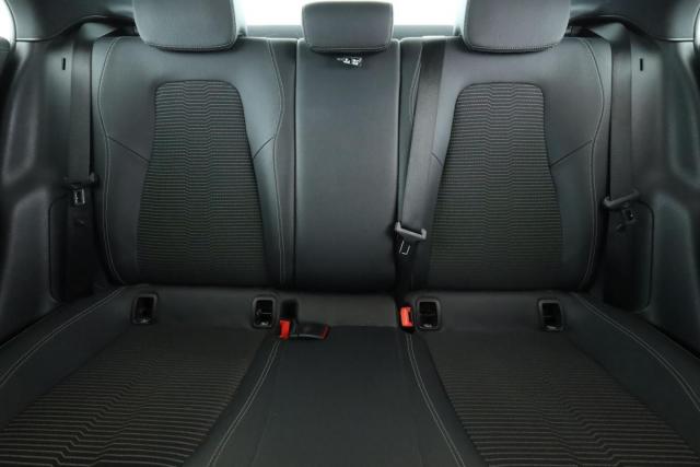 Mercedes Benz Cla image 8