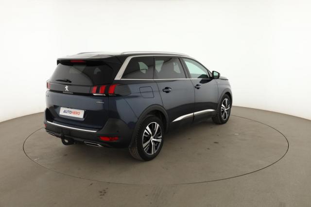 Peugeot 5008 image 1