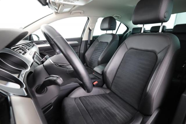 Volkswagen Passat image 5