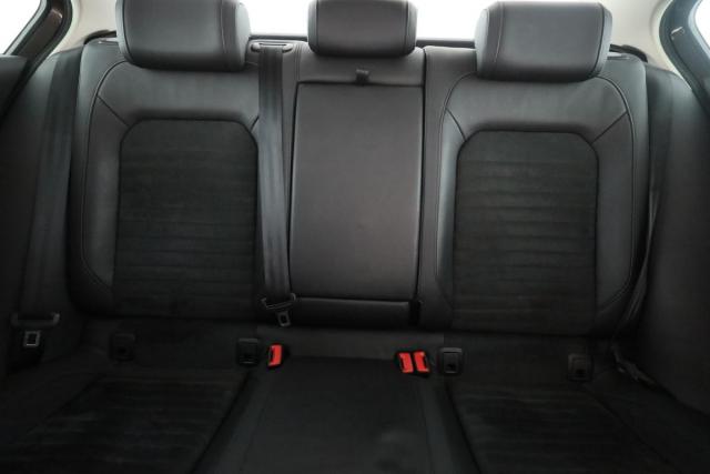 Volkswagen Passat image 1