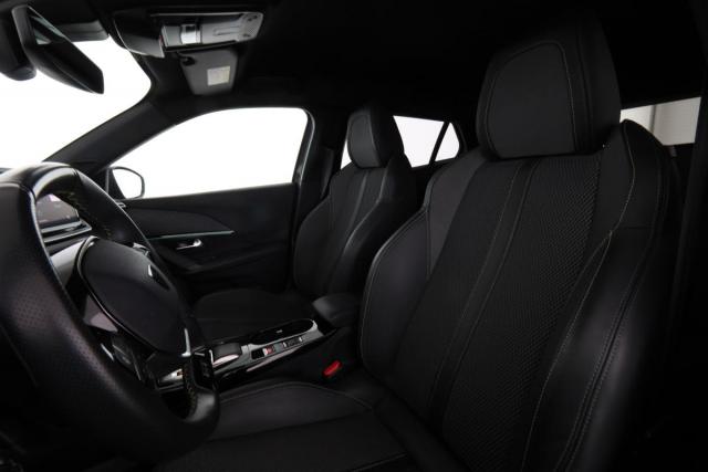 Peugeot 2008 image 8