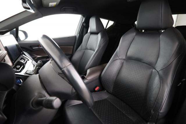 Toyota C-Hr image 5