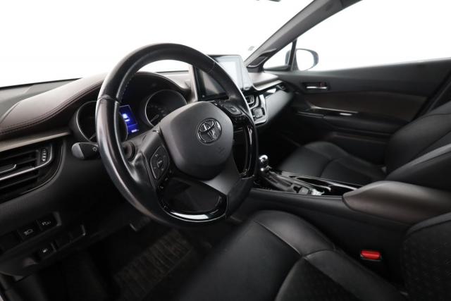 Toyota C-Hr image 9