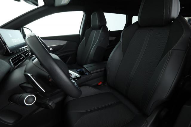 Peugeot 5008 image 2