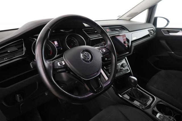 Volkswagen Touran image 1