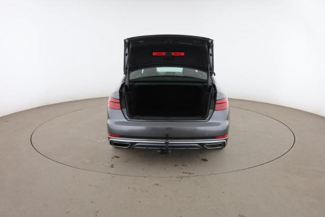 Audi A4 image 4