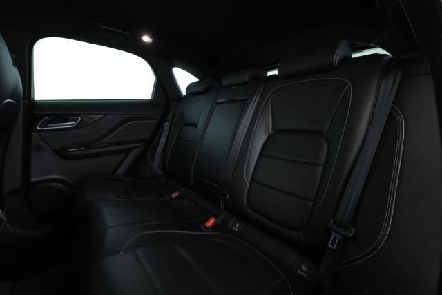 Jaguar F-Pace image 4