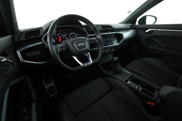 Audi Q3 image 8