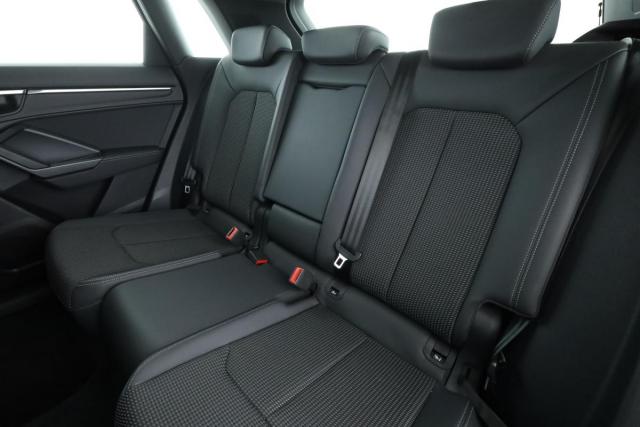 Audi Q3 image 9