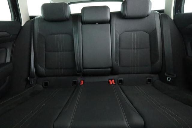 Volkswagen Passat image 1