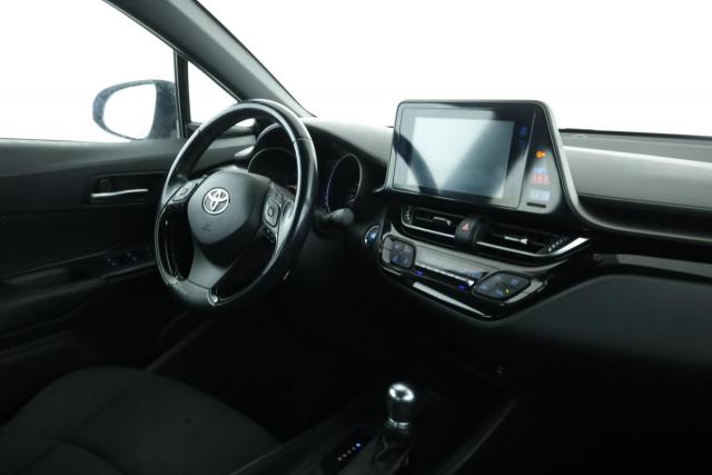 Toyota C-Hr image 6