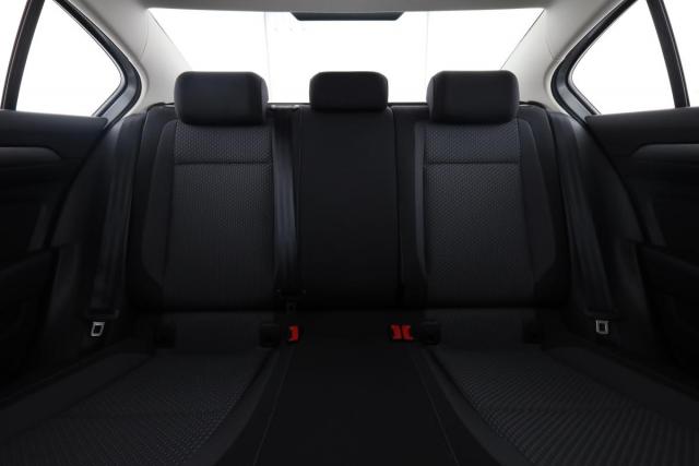 Volkswagen Passat image 1