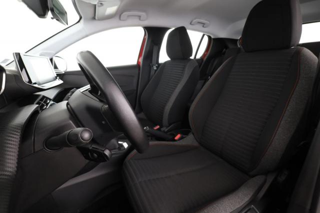 Peugeot 208 image 8