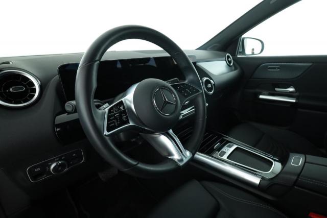Mercedes Benz Gla image 9