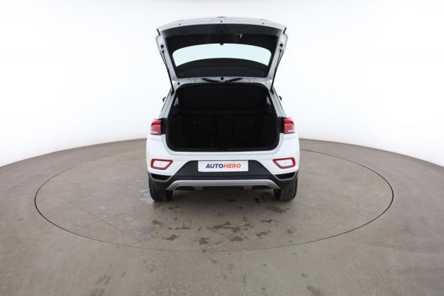 Volkswagen T-Roc image 9