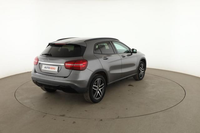 Mercedes Benz Gla image 8