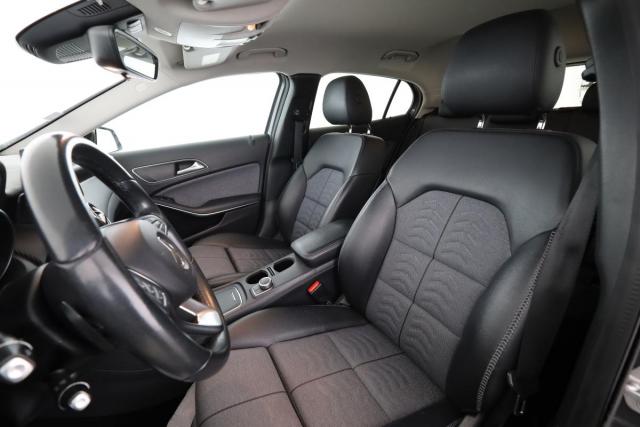 Mercedes Benz Gla image 7