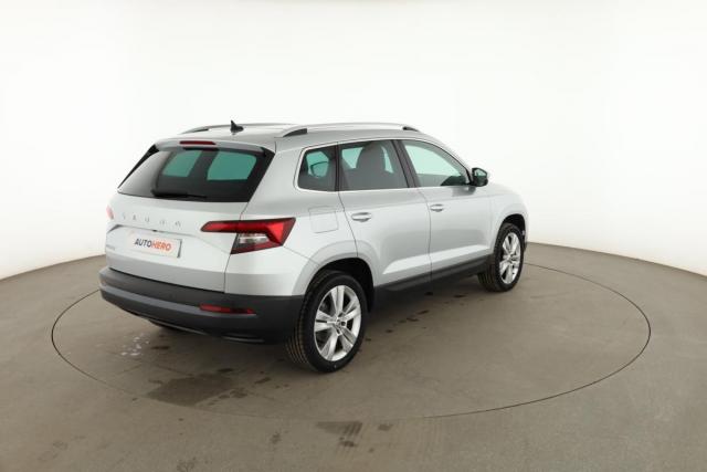 Skoda Karoq image 9