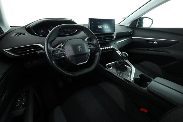 Peugeot 5008 image 1