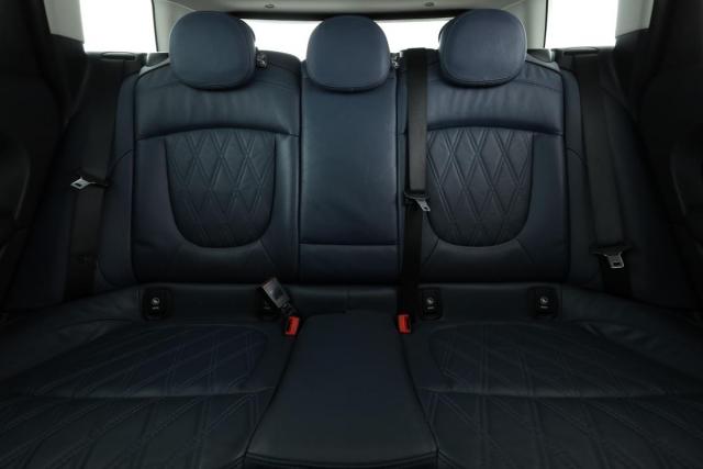 Mini Clubman image 4