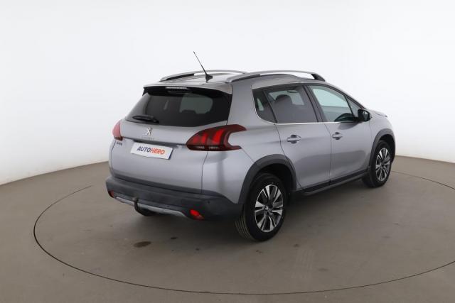 Peugeot 2008 image 8