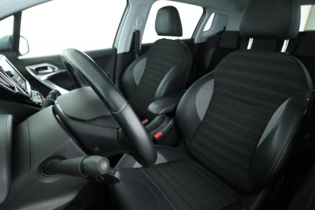 Peugeot 2008 image 4