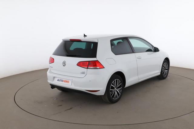 Volkswagen Golf image 8