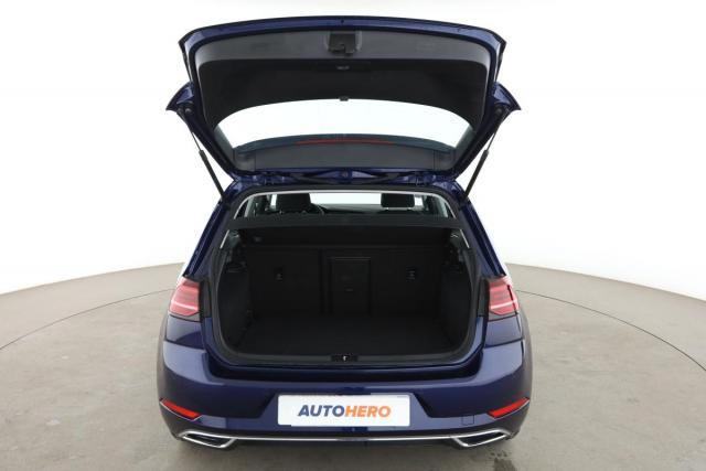 Volkswagen Golf image 9