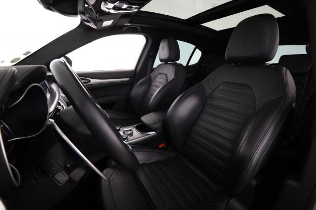 Alfa Romeo Stelvio image 9
