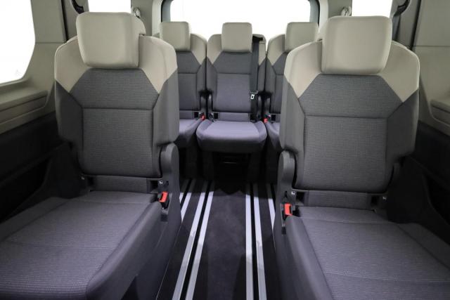Volkswagen Multivan image 5