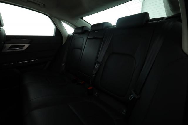 Jaguar Xf image 8