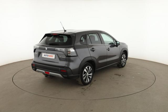 Suzuki S-Cross image 2