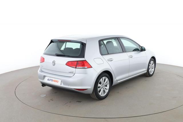 Volkswagen Golf image 9