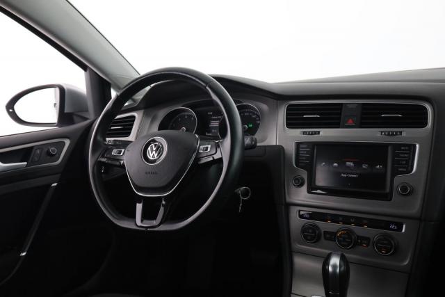 Volkswagen Golf image 8