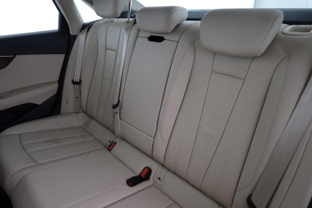 Audi A4 image 8