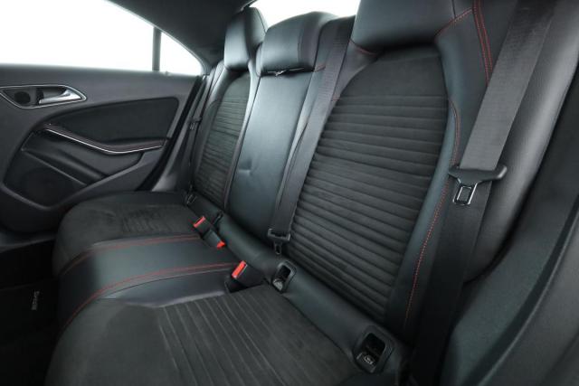 Mercedes Benz Cla image 9