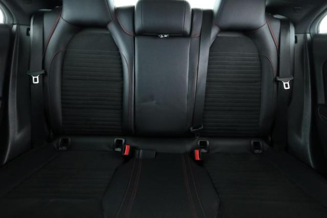Mercedes Benz Cla image 7