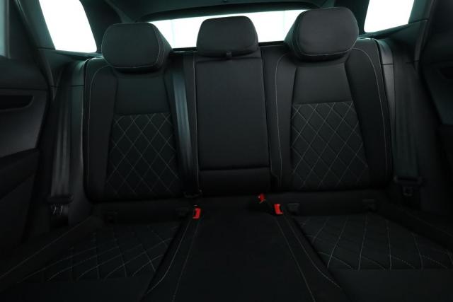 Skoda Karoq image 8
