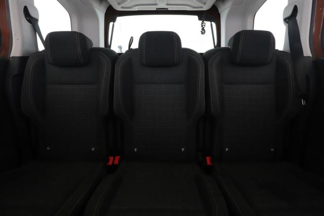 Peugeot Rifter image 9
