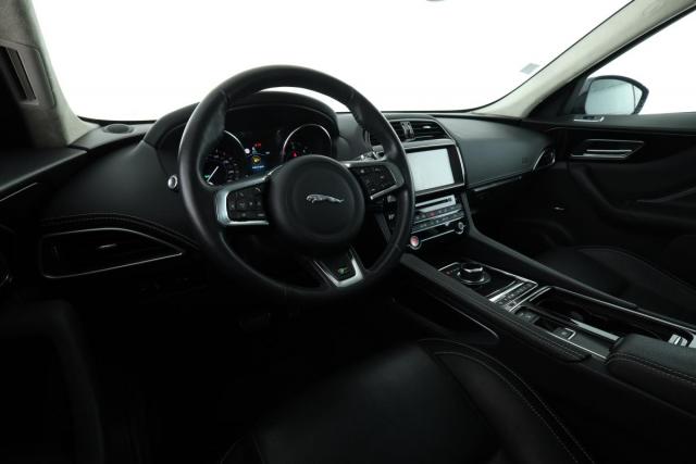 Jaguar F-Pace image 1