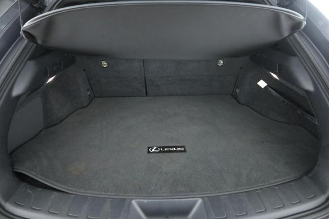 Lexus Ux image 8