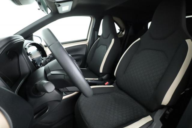 Toyota Aygo X image 3