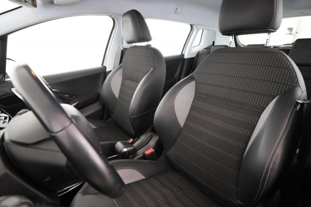 Peugeot 2008 image 3