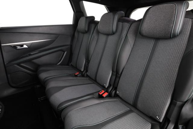 Peugeot 5008 image 2