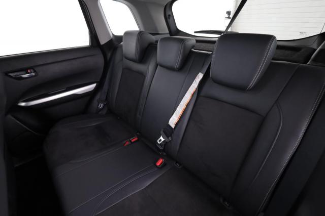 Suzuki Vitara image 6