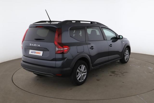 Dacia Jogger image 1